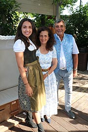 Ramona Pongratz, Arabella Schörghuber, Peter Pogratz (©Foto:Martin Schmitz)